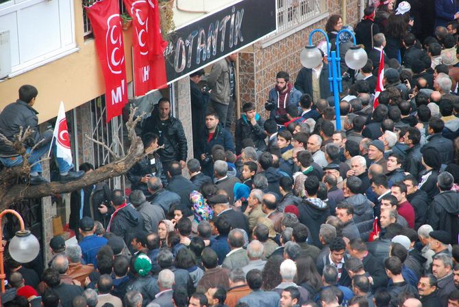 MHP LİDERi DEVLET BAHÇELİ AKHİSARLILAR İLE BULUŞTU